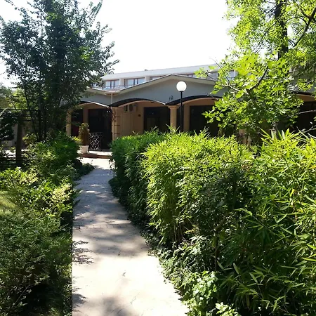 Venus Hotel 2*